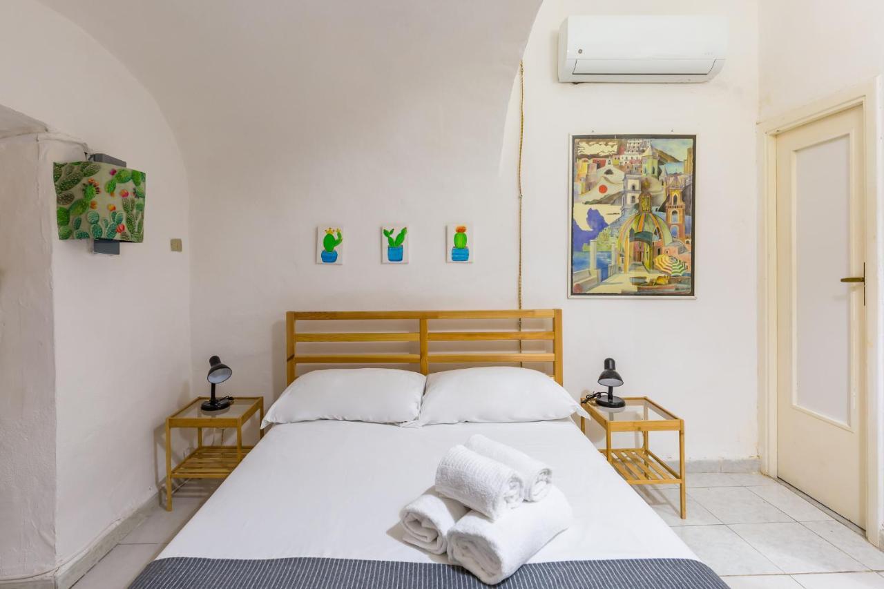 Double Room At Historical Palazzo Spinelli ナポリ 部屋 写真