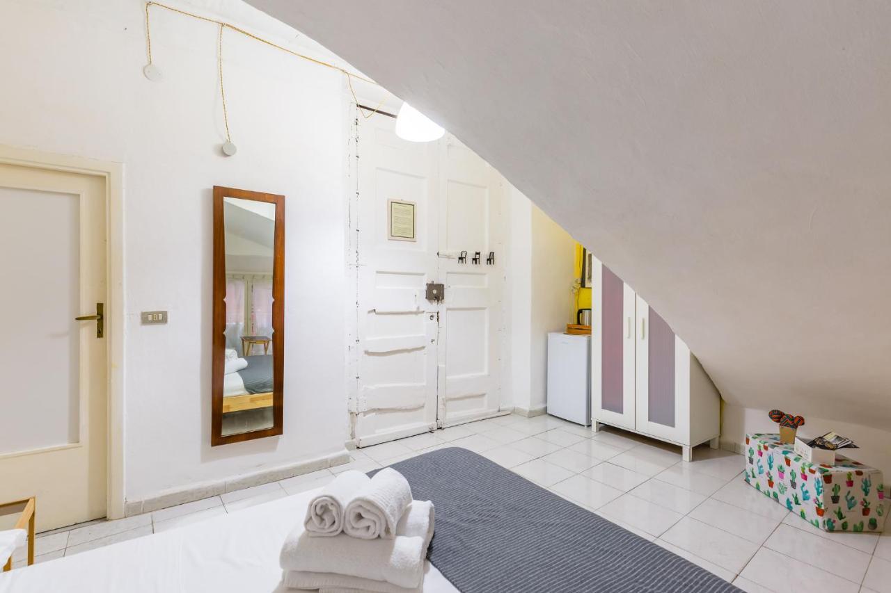Double Room At Historical Palazzo Spinelli ナポリ 部屋 写真