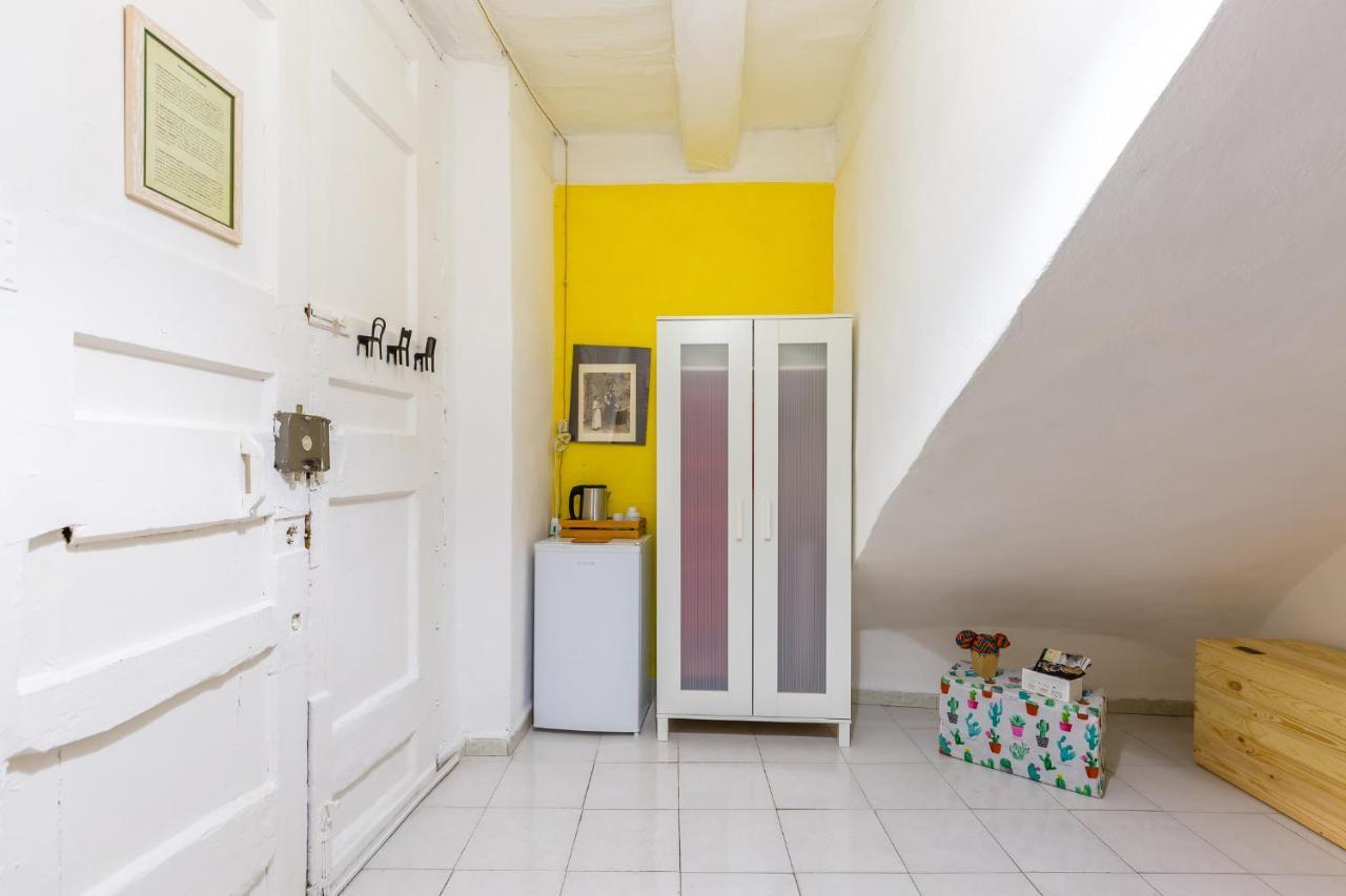 Double Room At Historical Palazzo Spinelli ナポリ 部屋 写真