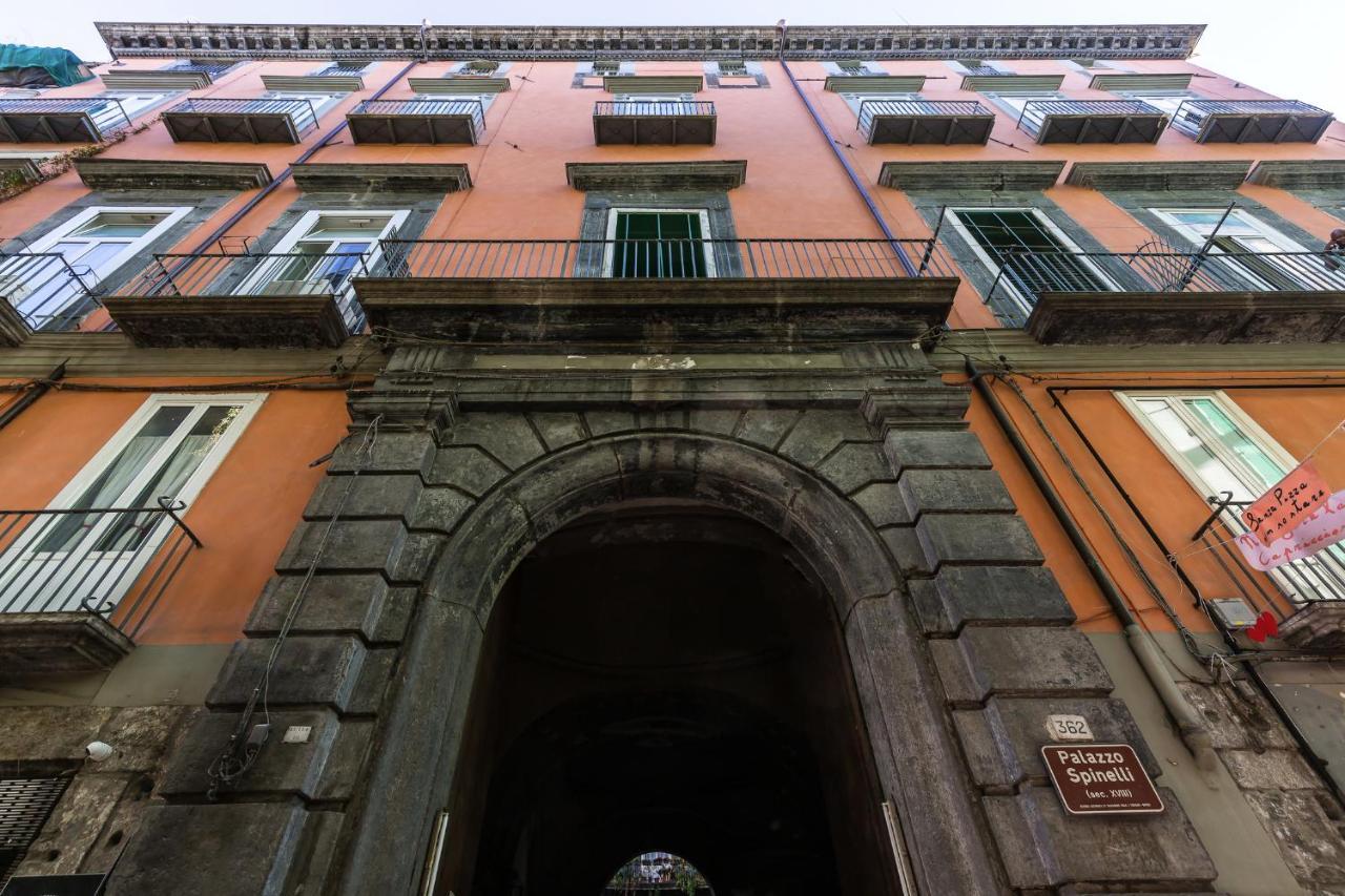 Double Room At Historical Palazzo Spinelli ナポリ 部屋 写真